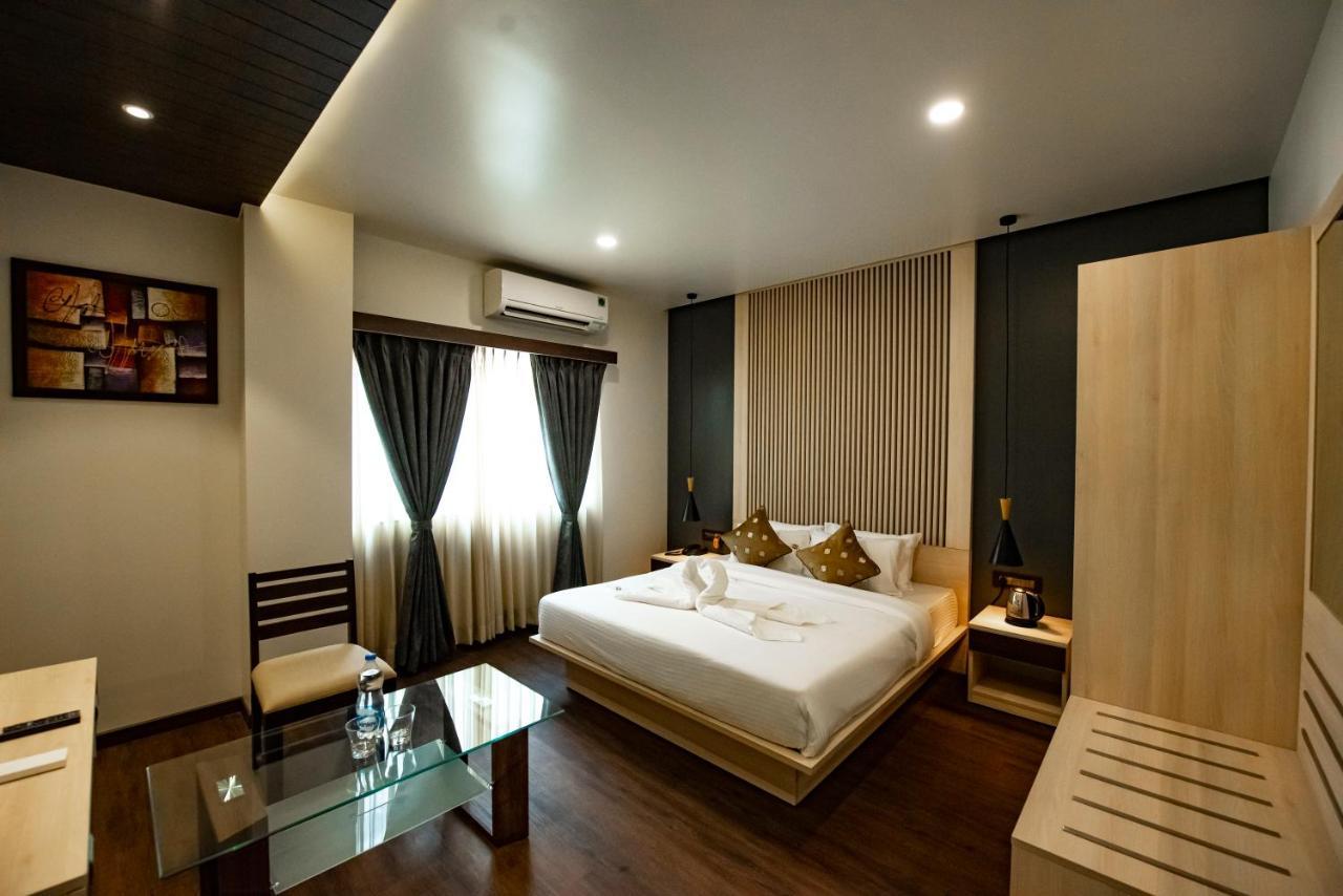 The Royal Palace Hotel 400703 Navi Mumbai Zewnętrze zdjęcie