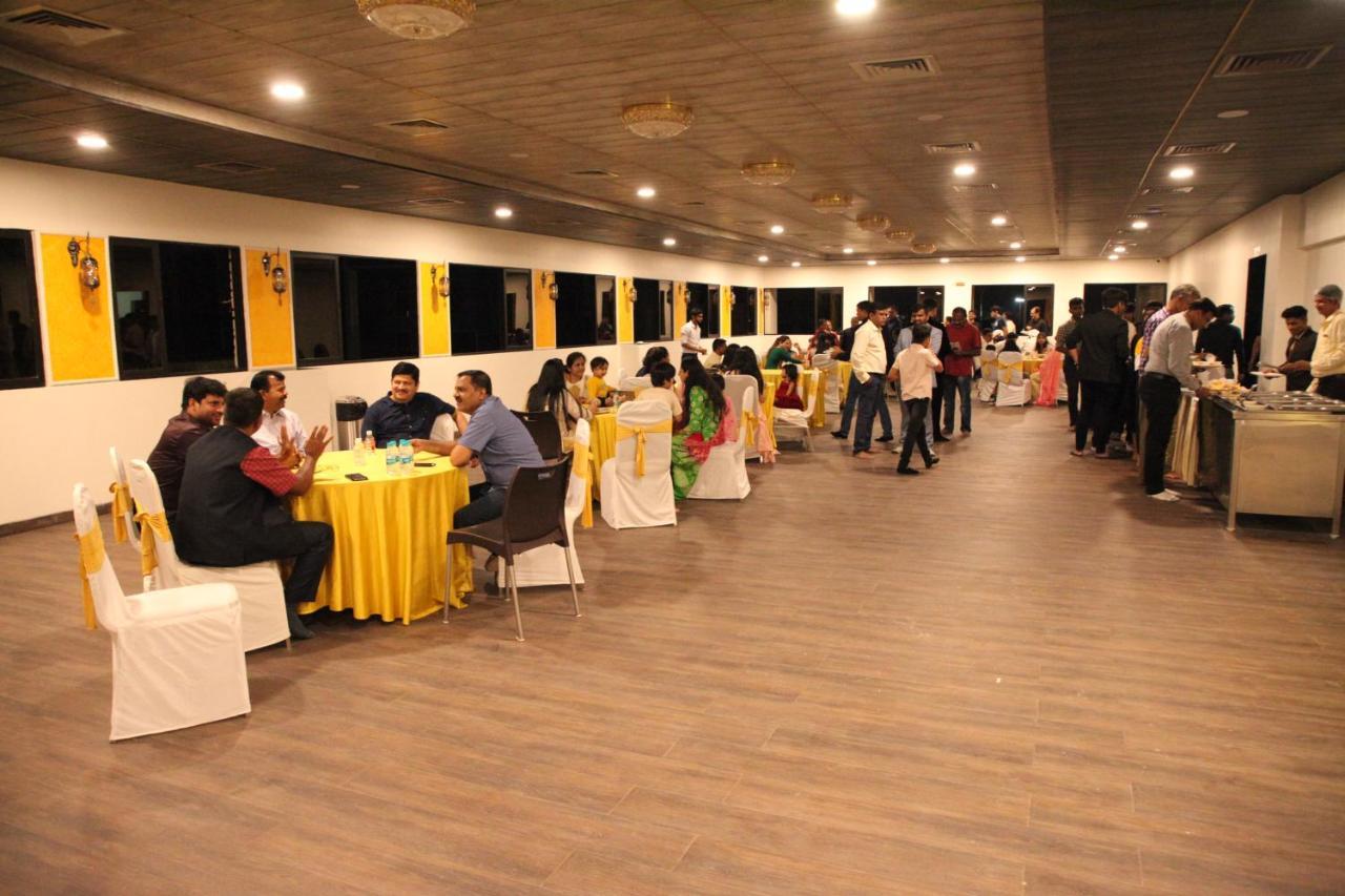 The Royal Palace Hotel 400703 Navi Mumbai Zewnętrze zdjęcie