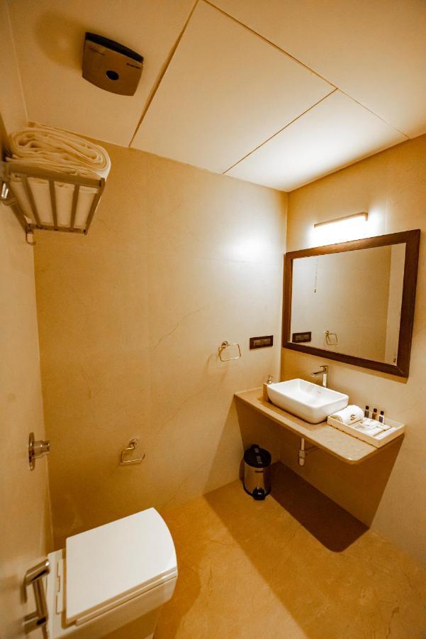 The Royal Palace Hotel 400703 Navi Mumbai Zewnętrze zdjęcie